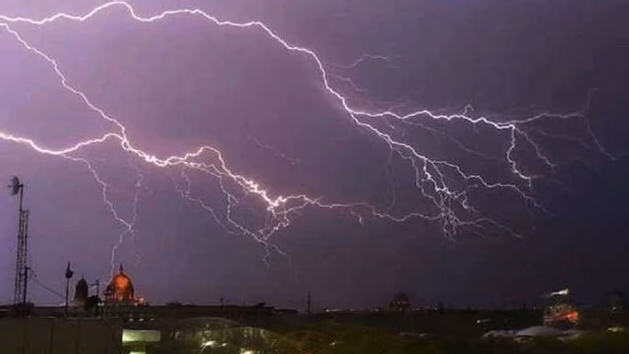 দেওয়া হল না মাধ্যমিক, মালদহে বাজ পড়ে মৃত ২ দেওয়া হল না মাধ্যমিক, মালদহে বাজ পড়ে মৃত ২