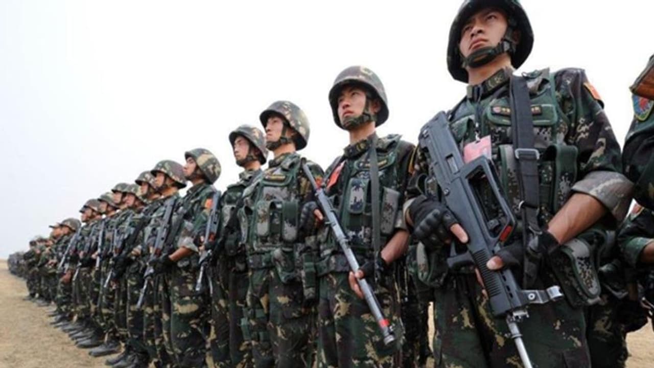 चीन ने LAC पर तैनात की मिसाइलें, 6 गुना ज्यादा सेना तैनात, क्या ये भारत को बड़ा धोखा देने की तैयारी ? चीन ने LAC पर तैनात की मिसाइलें, 6 गुना ज्यादा सेना तैनात, क्या ये भारत को बड़ा धोखा देने की तैयारी ?