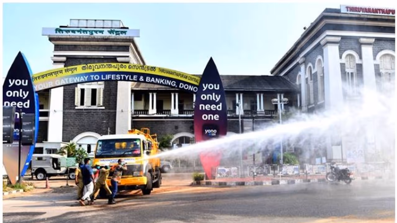 ഉറവിടം അറിയാത്ത നാല് രോഗികള് കൂടി; തിരുവനന്തപുരത്ത് സ്ഥിതി ഗുരുതരം ഉറവിടം അറിയാത്ത നാല് രോഗികള് കൂടി; തിരുവനന്തപുരത്ത് സ്ഥിതി ഗുരുതരം