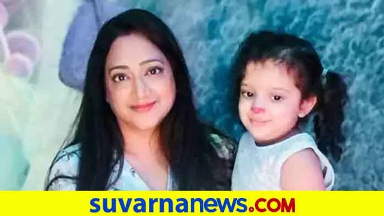 ವಿದೇಶದಲ್ಲಿರುವ 'ಶಾಸ್ತ್ರಿ' ಚಿತ್ರದ ನಟಿ; ಮಗಳಿಗೆ ಮಾಡಿದ್ರು ಕನ್ನಡ ಪಾಠ ನೋಡ್ರಿ ! ವಿದೇಶದಲ್ಲಿರುವ 'ಶಾಸ್ತ್ರಿ' ಚಿತ್ರದ ನಟಿ; ಮಗಳಿಗೆ ಮಾಡಿದ್ರು ಕನ್ನಡ ಪಾಠ ನೋಡ್ರಿ !