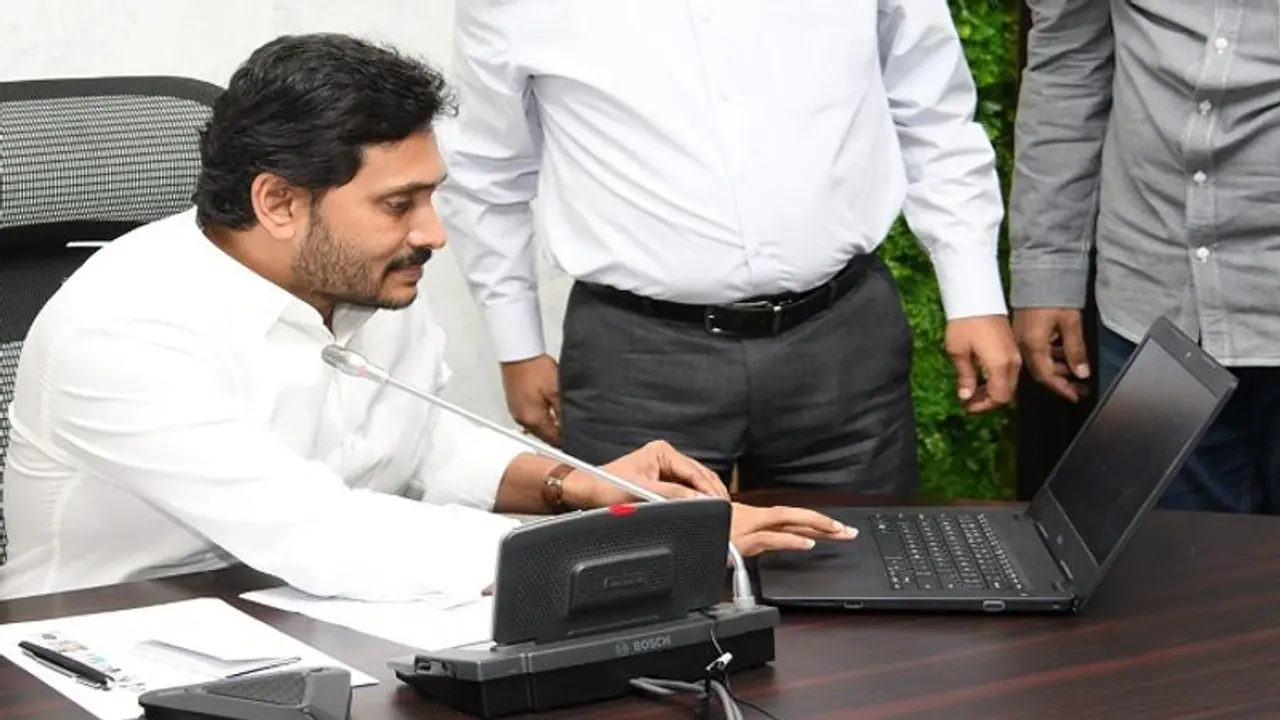 జగన్ కేసులు: విచారణ ఈ నెల 12కి వాయిదా వేసిన సీబీఐ కోర్టు