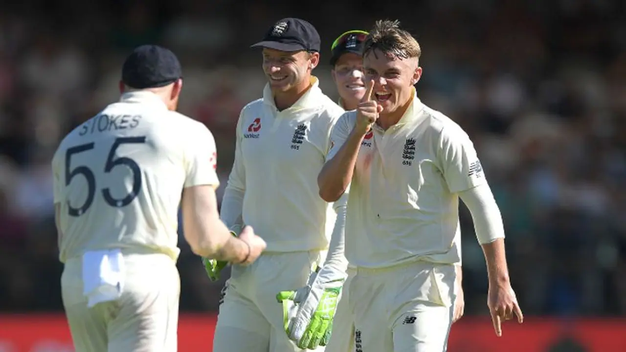 இங்கிலாந்தின் நட்சத்திர ஆல்ரவுண்டருக்கு கொரோனா டெஸ்ட்..! உடல்நல குறைவால் தனிமைப்படுத்தி கொண்டார்