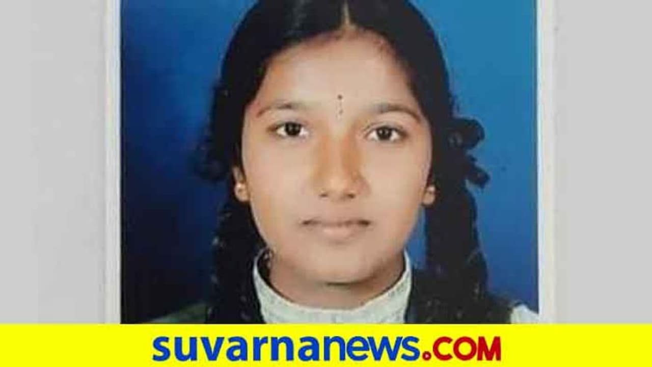 ದುಃಖದಲ್ಲೇ ಪರೀಕ್ಷೆ ಬರೆದು ಬಳಿಕ ತಾಯಿ ಅಂತ್ಯ ಸಂಸ್ಕಾರದಲ್ಲಿ ಪಾಲ್ಗೊಂಡ SSLC ವಿದ್ಯಾರ್ಥಿನಿ ದುಃಖದಲ್ಲೇ ಪರೀಕ್ಷೆ ಬರೆದು ಬಳಿಕ ತಾಯಿ ಅಂತ್ಯ ಸಂಸ್ಕಾರದಲ್ಲಿ ಪಾಲ್ಗೊಂಡ SSLC ವಿದ್ಯಾರ್ಥಿನಿ