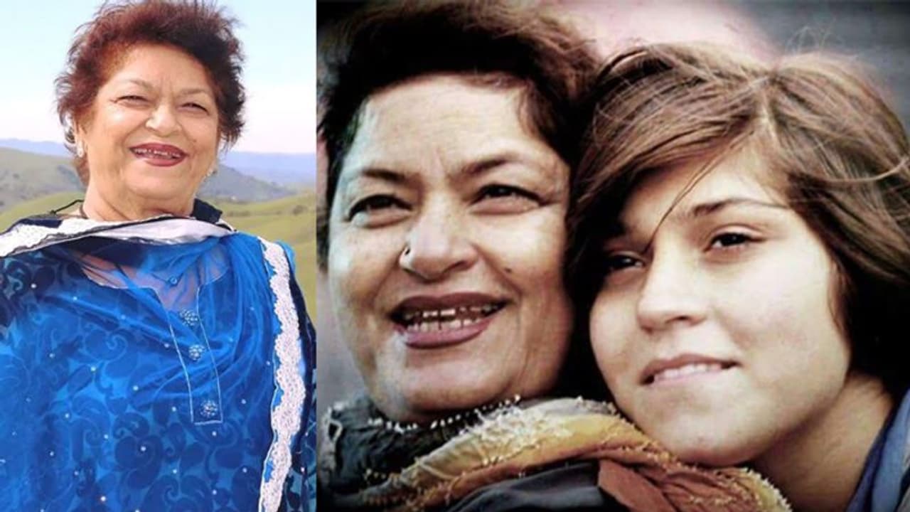 छोटी बेटी सुकैना ने सरोज खान को कुछ यूं किया याद, बताया मां ने कैसे अकेले ही उठाई सारी जिम्मेदारी छोटी बेटी सुकैना ने सरोज खान को कुछ यूं किया याद, बताया मां ने कैसे अकेले ही उठाई सारी जिम्मेदारी