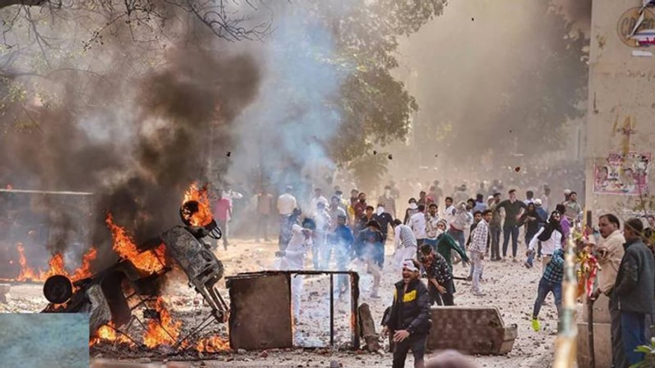 দিল্লি দাঙ্গার লক্ষ্য ছিল ট্রাম্প, কারা কারা করেছিল ষড়যন্ত্র কী বলছে দিল্লি পুলিশ দিল্লি দাঙ্গার লক্ষ্য ছিল ট্রাম্প, কারা কারা করেছিল ষড়যন্ত্র কী বলছে দিল্লি পুলিশ