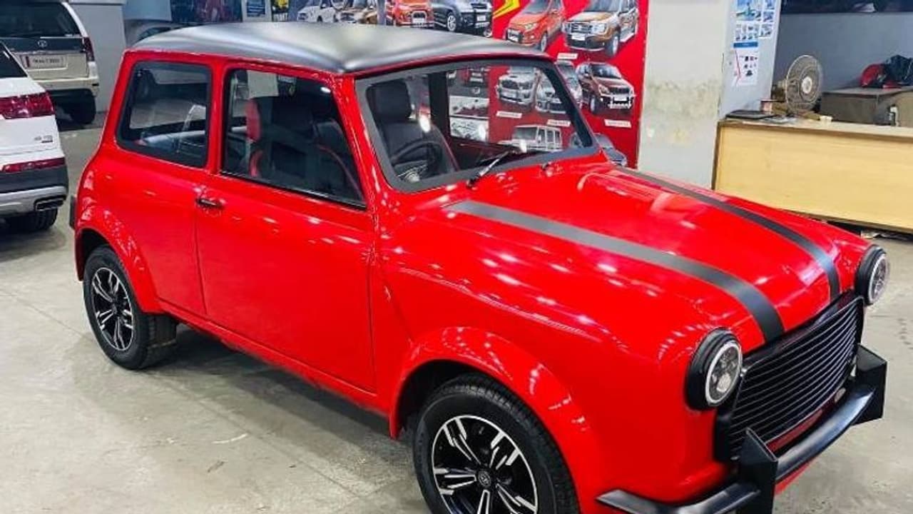 ಪ್ರಿಮಿಯರ್ ಪದ್ಮಿನಿ ಕಾರಿಗೆ ಮಿನಿ ಕೂಪರ್ ರೂಪ, ಕಣ್ಣು ಕುಕ್ಕುತ್ತಿದೆ ಮಾಡಿಫಿಕೇಶನ್! ಪ್ರಿಮಿಯರ್ ಪದ್ಮಿನಿ ಕಾರಿಗೆ ಮಿನಿ ಕೂಪರ್ ರೂಪ, ಕಣ್ಣು ಕುಕ್ಕುತ್ತಿದೆ ಮಾಡಿಫಿಕೇಶನ್!