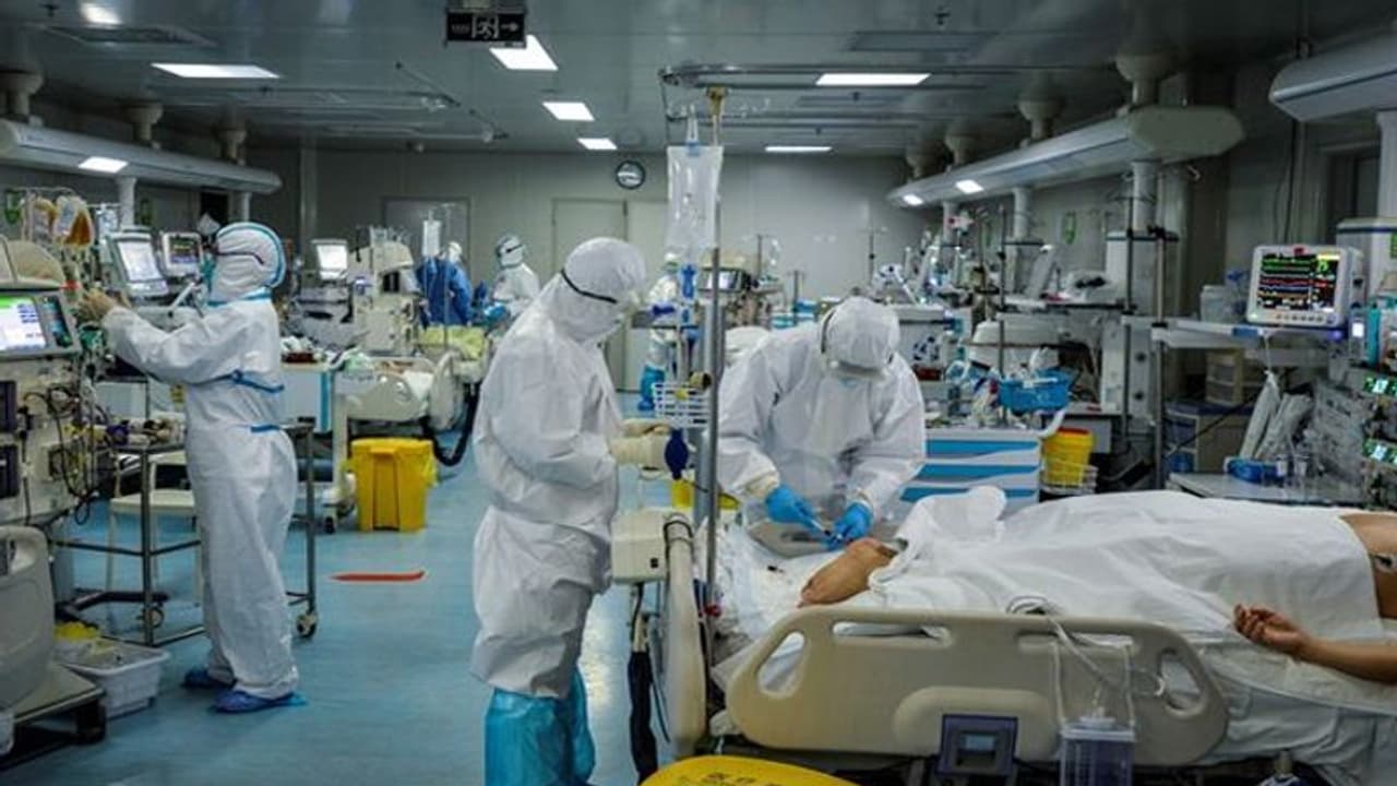 আক্রান্ত জেনেও মানেননি বিধিনিষেধ, হাওড়ায় নাপিত থেকে সংক্রমিত ২৯