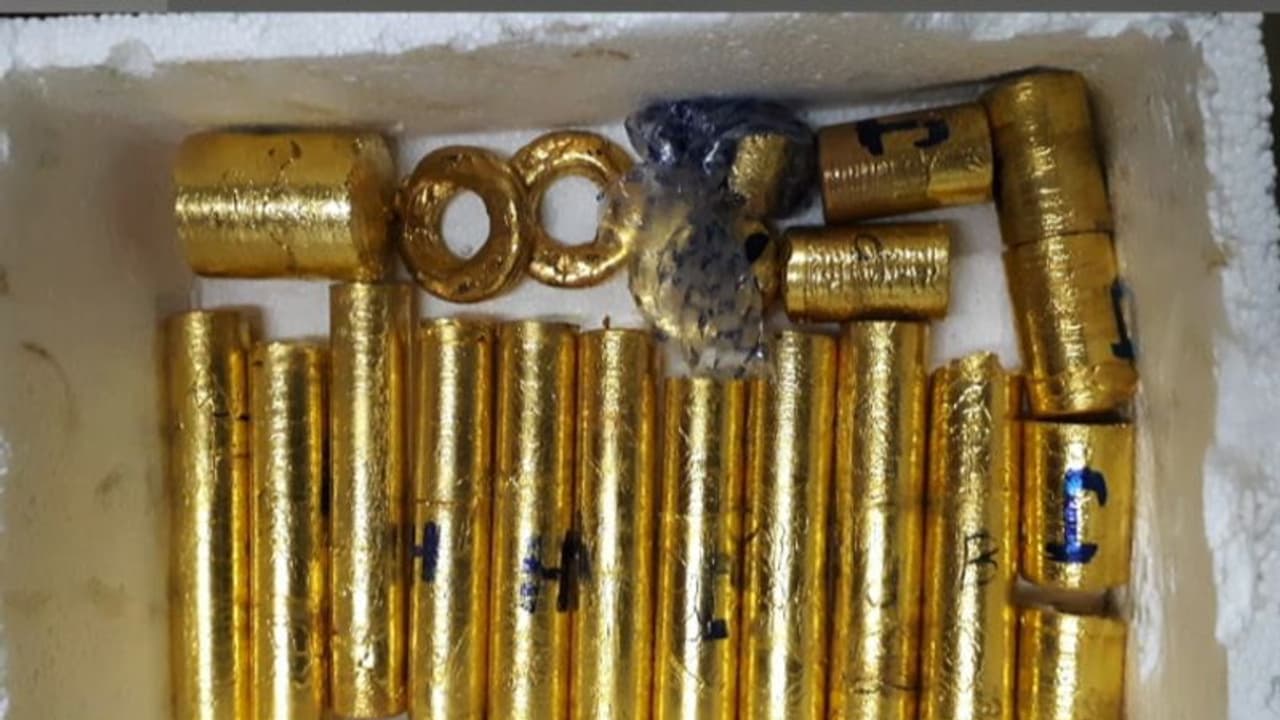 തിരുവനന്തപുരത്തെ സ്വർണ്ണക്കടത്ത്, യുഎഇ കോൺസുലേറ്റ് മുൻ പിആര്ഒ കസ്റ്റഡിയിൽ തിരുവനന്തപുരത്തെ സ്വർണ്ണക്കടത്ത്, യുഎഇ കോൺസുലേറ്റ് മുൻ പിആര്ഒ കസ്റ്റഡിയിൽ