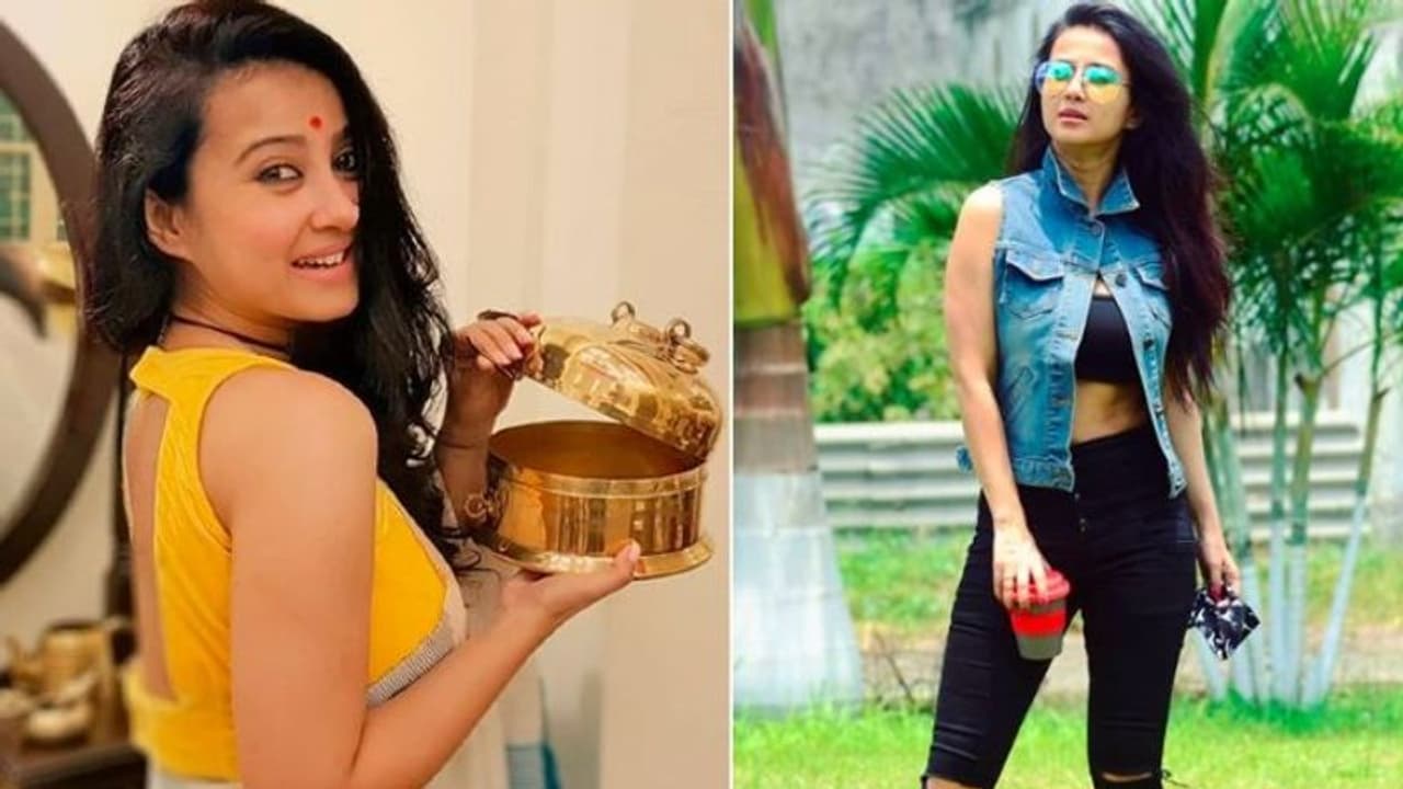 ক্রপ টপে হটনেস নাকি সাদা শাড়িতে বঙ্গতনয়া, কোন মনামীকে বেছে নেবেন আপনি ক্রপ টপে হটনেস নাকি সাদা শাড়িতে বঙ্গতনয়া, কোন মনামীকে বেছে নেবেন আপনি