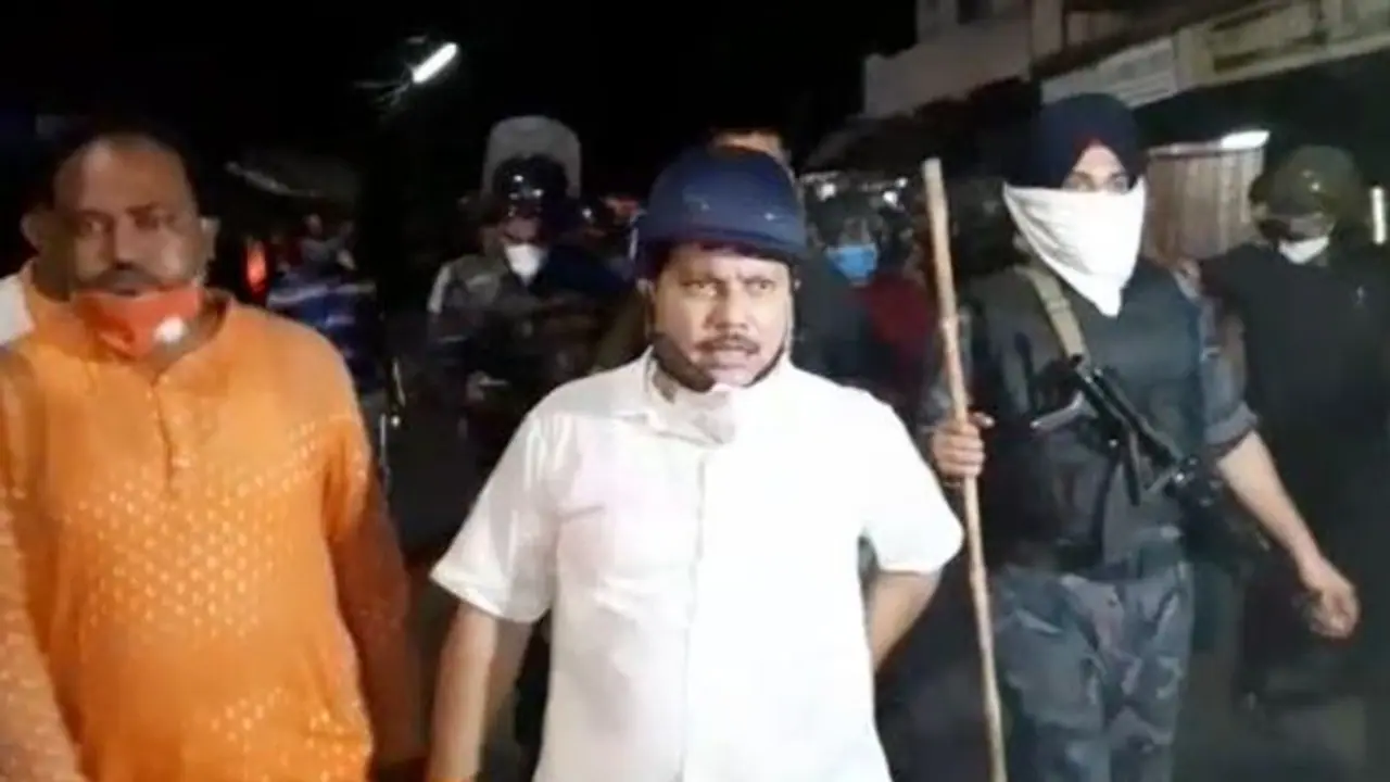 বিজেপি তৃণমূল সংঘর্ষে উত্তাল এলাকা, অর্জুন সিংয়ের গাড়ি ভাঙচুর