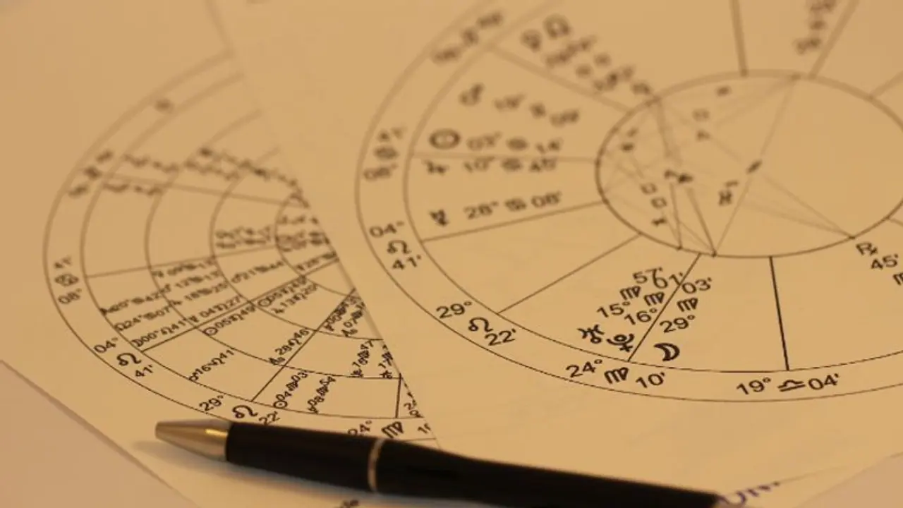 Daily Horoscope রবিবারে ৫ রাশির উন্নতির যোগ, দেখে নিন আপনার রাশিফল Daily Horoscope রবিবারে ৫ রাশির উন্নতির যোগ, দেখে নিন আপনার রাশিফল