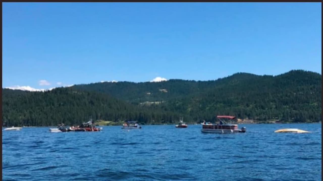 মাঝ আকাশে মুখোমুখি সংঘর্ষের পর সলিল সমাধি ২ বিমানের, ভয়ঙ্কর দুর্ঘটনায় প্রাণ গেল সব যাত্রীর