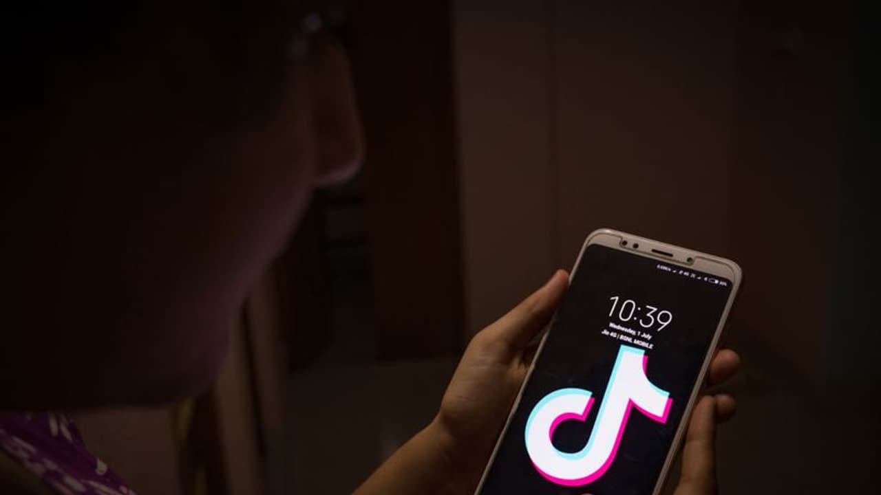 ಟಿಕ್ಟಾಕ್ ಸೇರಿ ಚೀನಿ ಆ್ಯಪ್ಗಳು ಅಮೆರಿಕದಲ್ಲೂ ನಿಷೇಧ? ಟಿಕ್ಟಾಕ್ ಸೇರಿ ಚೀನಿ ಆ್ಯಪ್ಗಳು ಅಮೆರಿಕದಲ್ಲೂ ನಿಷೇಧ?
