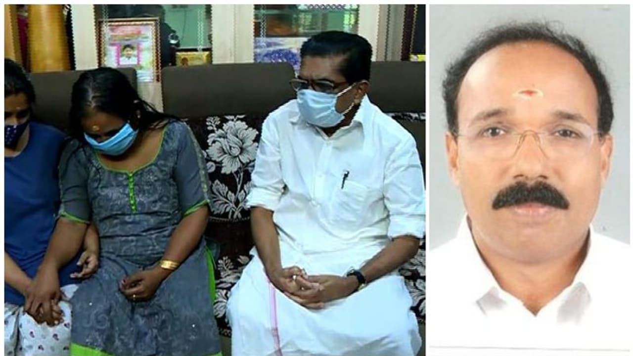 'സ്വാധീനത്തിന്റെ പേരിൽ നീതിനിഷേധം പാടില്ല', മഹേശന്റെ കേസ് വഴിതിരിച്ച് വിടാൻ ശ്രമിക്കുന്നുവെന്നും സുധീരൻ 'സ്വാധീനത്തിന്റെ പേരിൽ നീതിനിഷേധം പാടില്ല', മഹേശന്റെ കേസ് വഴിതിരിച്ച് വിടാൻ ശ്രമിക്കുന്നുവെന്നും സുധീരൻ