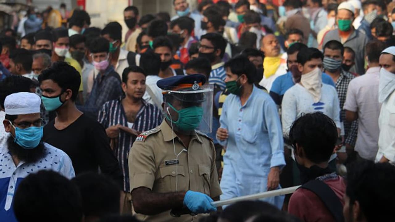 ভারতে করোনা আক্রান্তের সংখ্যা পৌঁছে গেল ৮ লক্ষে, মাত্র তিন দিনে সংক্রমিত হয়েছেন ১ লক্ষ ভারতে করোনা আক্রান্তের সংখ্যা পৌঁছে গেল ৮ লক্ষে, মাত্র তিন দিনে সংক্রমিত হয়েছেন ১ লক্ষ