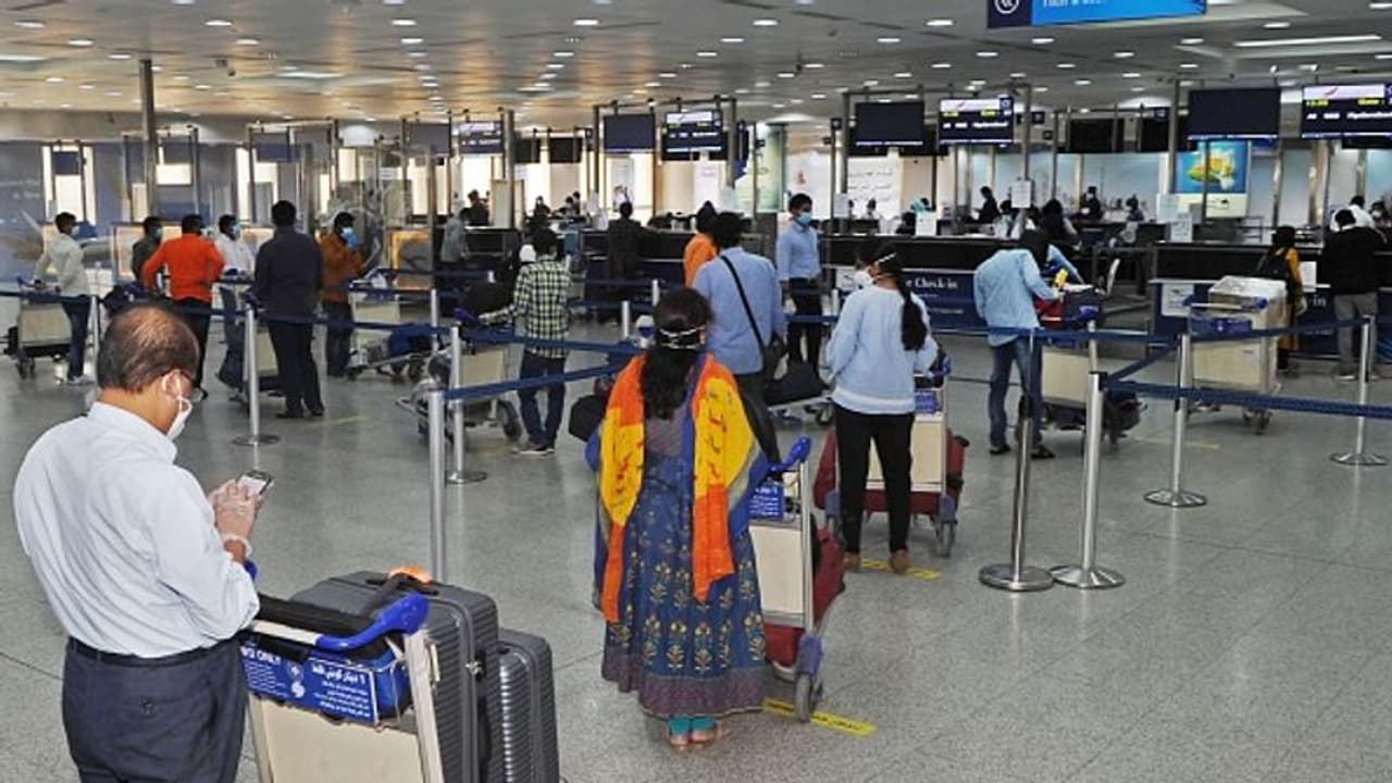 ಹೈರಿಸ್ಕ್ : ಭಾರತದಿಂದ ಕುವೈತ್ ನೇರ ಪ್ರವೇಶ ಬಂದ್ ಹೈರಿಸ್ಕ್ : ಭಾರತದಿಂದ ಕುವೈತ್ ನೇರ ಪ್ರವೇಶ ಬಂದ್