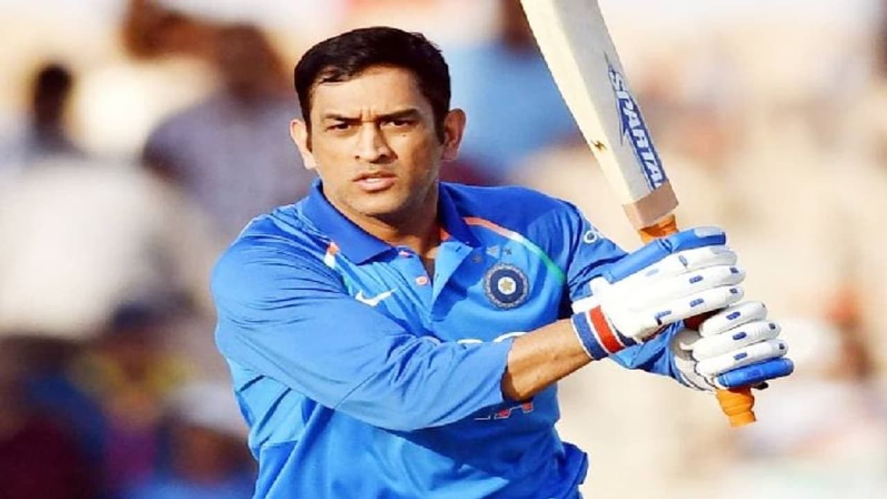 2 ലോകകപ്പ്, 5 ഐപിഎല് കിരീടങ്ങൾ; കരിയറില് എല്ലാം നേടിയിട്ടും ധോണിക്ക് സ്വന്തമാക്കാനാവാതെ പോയ ഒരേയൊരു നേട്ടം 2 ലോകകപ്പ്, 5 ഐപിഎല് കിരീടങ്ങൾ; കരിയറില് എല്ലാം നേടിയിട്ടും ധോണിക്ക് സ്വന്തമാക്കാനാവാതെ പോയ ഒരേയൊരു നേട്ടം