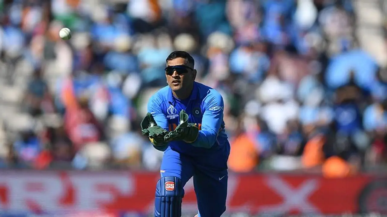 অবশেষে জানা গেল ধোনির অবসরের দিন, প্রাক্তন ক্রিকেটারকে জানিয়েছিলেন মাহি অবশেষে জানা গেল ধোনির অবসরের দিন, প্রাক্তন ক্রিকেটারকে জানিয়েছিলেন মাহি