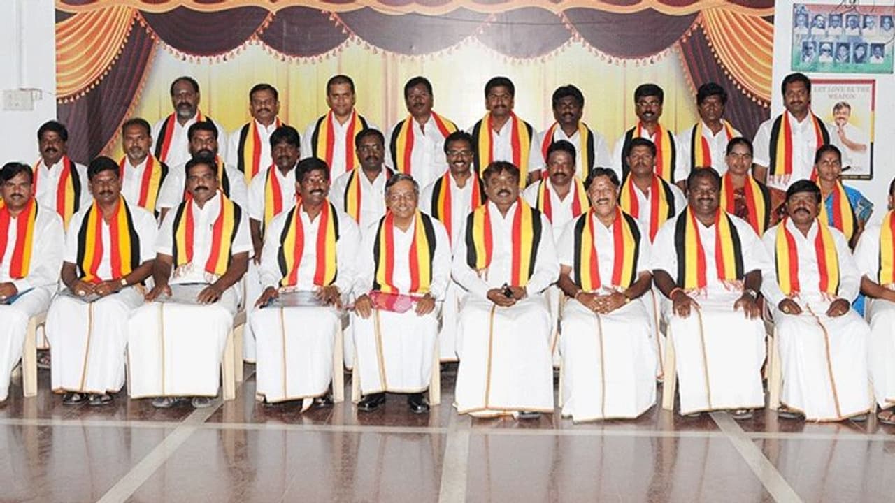 கொரோனா பாதிப்பு..? அதிமுக முன்னாள் எம்எல்ஏவும், விஜயகாந்தின் சிறுவயது நண்பரான சுந்தர்ராஜன் உயிரிழப்பு..! கொரோனா பாதிப்பு..? அதிமுக முன்னாள் எம்எல்ஏவும், விஜயகாந்தின் சிறுவயது நண்பரான சுந்தர்ராஜன் உயிரிழப்பு..!