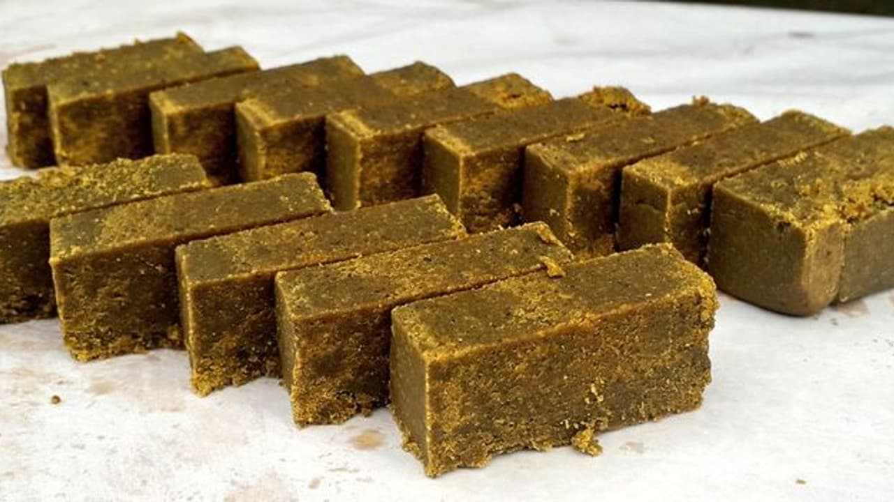 ஒரே நாளில் கொரோனாவில் இருந்து குணமடைய வைக்கும் மூலிகை மைசூர்பா..? தமிழகத்தில் அசத்தல்..! ஒரே நாளில் கொரோனாவில் இருந்து குணமடைய வைக்கும் மூலிகை மைசூர்பா..? தமிழகத்தில் அசத்தல்..!