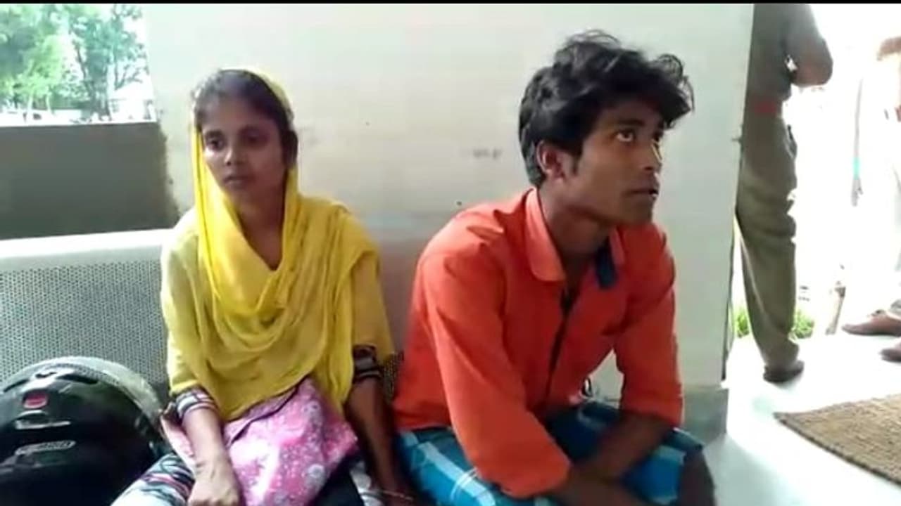 হাসপাতালে প্রেম, বিয়ের সপ্তাহ ঘুরতে না ঘুরতেই বিচ্ছেদ দম্পতির হাসপাতালে প্রেম, বিয়ের সপ্তাহ ঘুরতে না ঘুরতেই বিচ্ছেদ দম্পতির