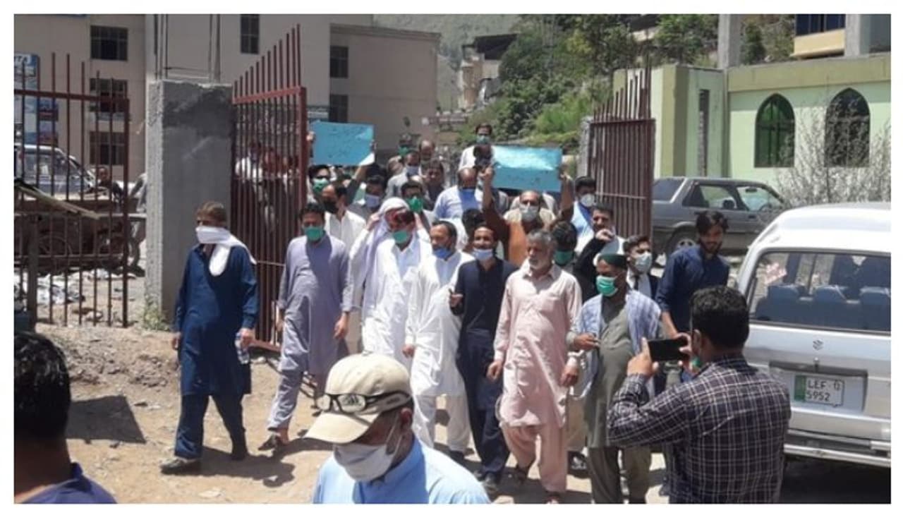 বেজিং ইসলামাবাদের অশুভ আঁতাত, এবার ফুঁসে উঠল পাক অধিকৃত কাশ্মীরের বাসিন্দারাও বেজিং ইসলামাবাদের অশুভ আঁতাত, এবার ফুঁসে উঠল পাক অধিকৃত কাশ্মীরের বাসিন্দারাও