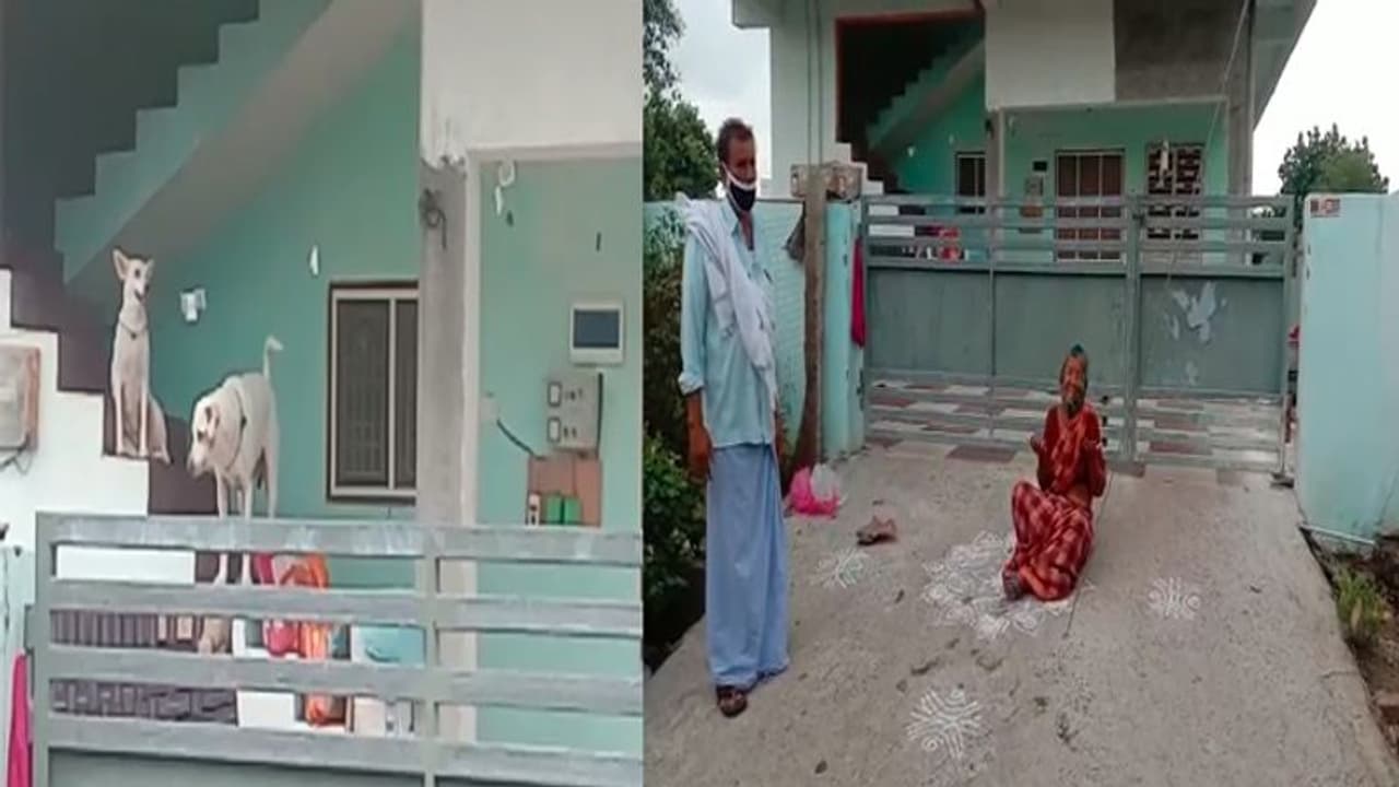 అమానుషం... అప్పు తీర్చమన్న వృద్దురాలు...కుక్కల్ని వదిలిన రైల్వే ఉద్యోగి (వీడియో) అమానుషం... అప్పు తీర్చమన్న వృద్దురాలు...కుక్కల్ని వదిలిన రైల్వే ఉద్యోగి (వీడియో)