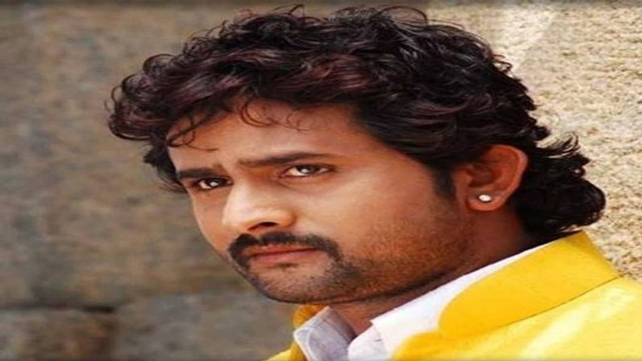 ಸ್ಯಾಂಡಲ್ವುಡ್ಗೆ ಕೊರೋನಾ ಕಾಟ; ನಟ ಶ್ರೀನಗರ ಕಿಟ್ಟಿ ಸಹೋದರ ನಿಧನ ಸ್ಯಾಂಡಲ್ವುಡ್ಗೆ ಕೊರೋನಾ ಕಾಟ; ನಟ ಶ್ರೀನಗರ ಕಿಟ್ಟಿ ಸಹೋದರ ನಿಧನ