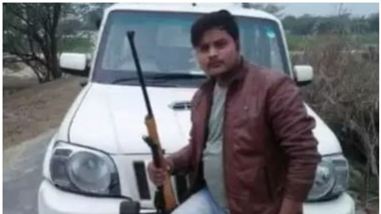 വികാസ് ദുബെയുടെ സഹായിയെ എന്കൗണ്ടറില് വെടിവെച്ച് കൊന്നു വികാസ് ദുബെയുടെ സഹായിയെ എന്കൗണ്ടറില് വെടിവെച്ച് കൊന്നു