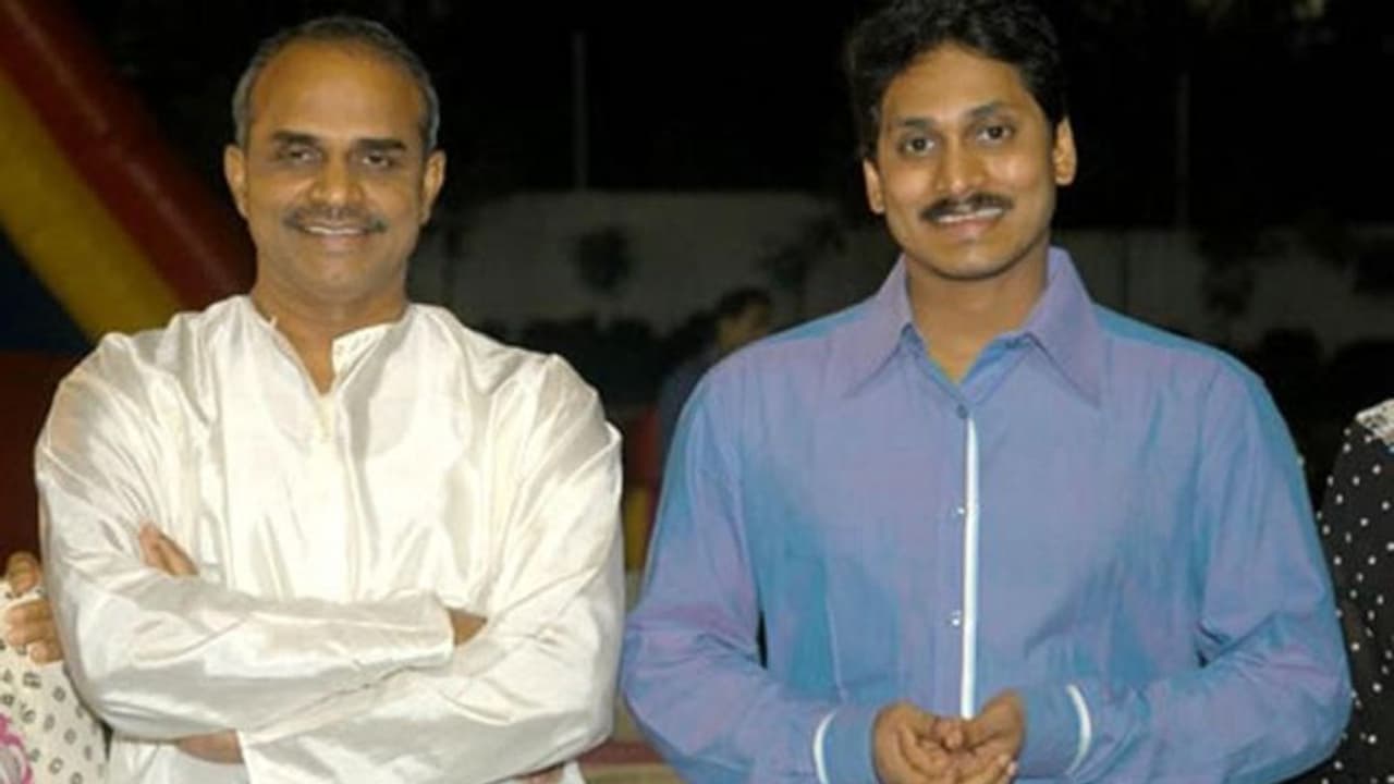 జగన్ పుట్టిన రోజును దొంగల దినోత్సవంగా ప్రకటించాలి: సీఎస్ కు లేఖ జగన్ పుట్టిన రోజును దొంగల దినోత్సవంగా ప్రకటించాలి: సీఎస్ కు లేఖ