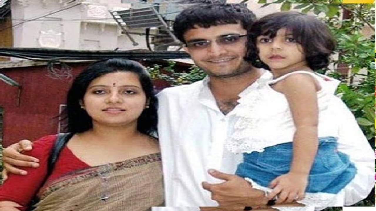 குடும்பத்தோடு தொற்றிய கொரோனா கொடூரம்... கங்குலி வீட்டில் பெருந்துயரம்..!