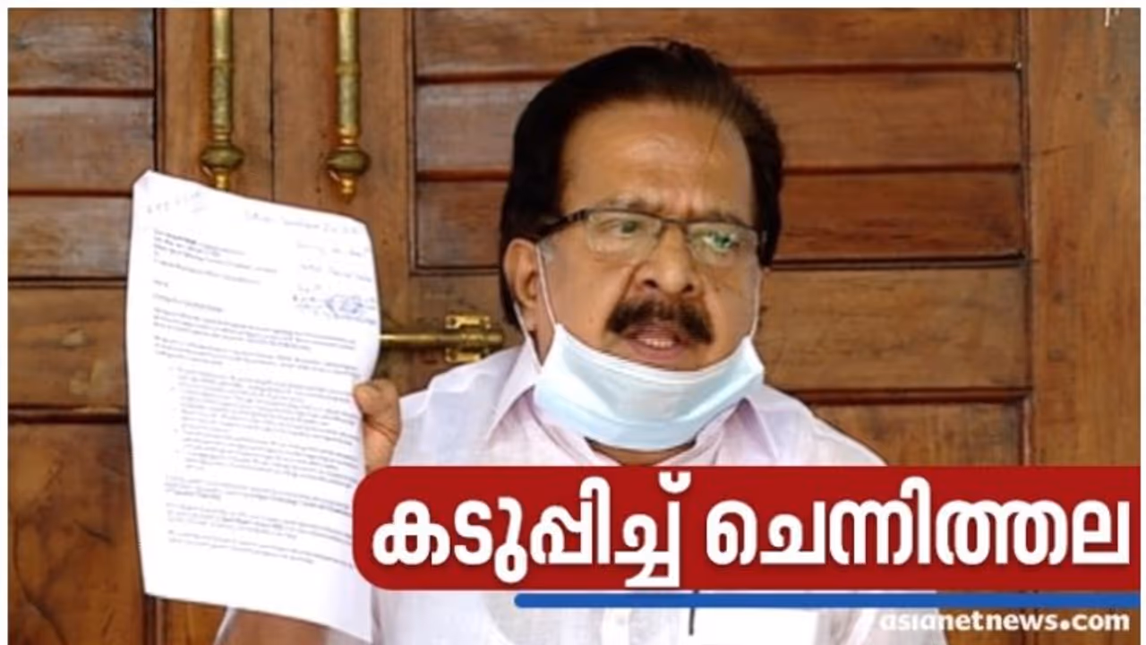 സ്വർണ്ണക്കടത്ത്:'മുഖ്യമന്ത്രിക്ക് എല്ലാം അറിയാം, പ്രതികളെ രക്ഷിക്കാൻ ശ്രമിച്ചു'; രാജി ആവശ്യപ്പെട്ട് പ്രതിപക്ഷം