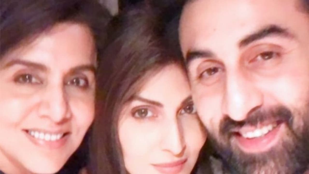 রণবীর নীতু কাপুর কি করোনা পজিটিভ, কী বললেন ঋদ্ধিমা