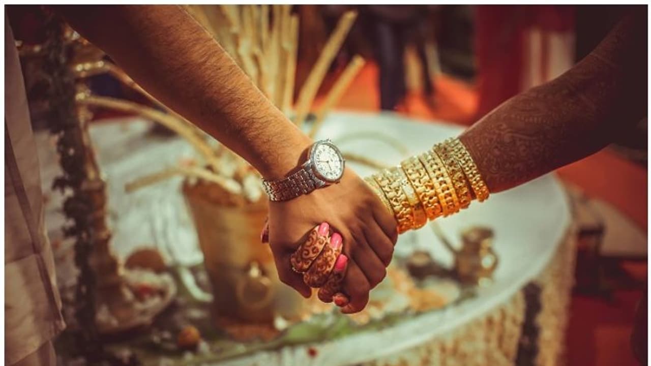 ഗുരുവായൂർ ക്ഷേത്രത്തിൽ വിവാഹ ബുക്കിംഗ് നാളെ മുതൽ; വിവാഹങ്ങൾ മറ്റന്നാൾ മുതൽ ഗുരുവായൂർ ക്ഷേത്രത്തിൽ വിവാഹ ബുക്കിംഗ് നാളെ മുതൽ; വിവാഹങ്ങൾ മറ്റന്നാൾ മുതൽ