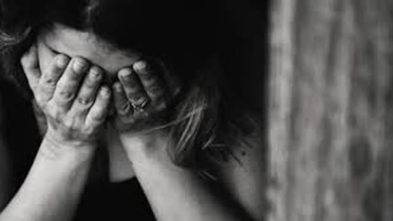 করোনা উপসর্গ নিয়ে হাসপাতালে কিশোরী, আইসোলেশন ওয়ার্ডেই হতে হল ধর্ষণের শিকার