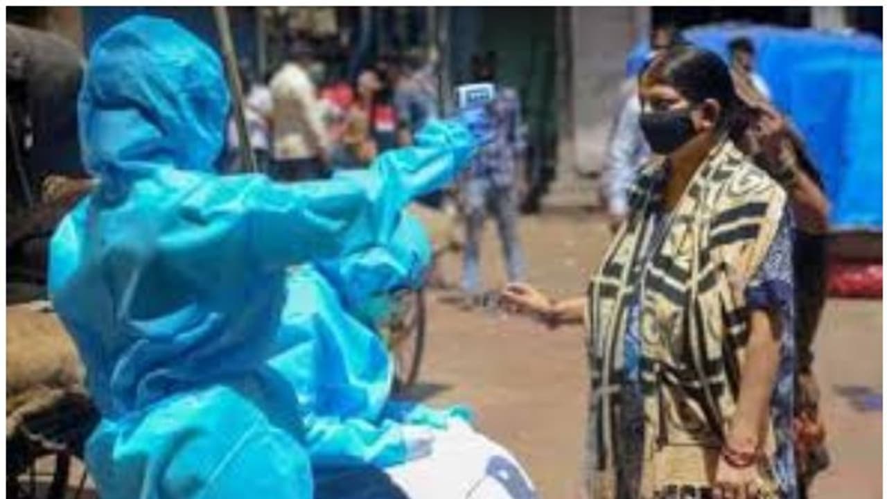 പ്രതിദിന കൊവിഡ് കണക്ക് 2000 കടന്ന് കർണാടക; രാജ്യത്ത് ആകെ രോഗികളുടെ എണ്ണം 7,42,417; മരണം 20000 കടന്നു പ്രതിദിന കൊവിഡ് കണക്ക് 2000 കടന്ന് കർണാടക; രാജ്യത്ത് ആകെ രോഗികളുടെ എണ്ണം 7,42,417; മരണം 20000 കടന്നു