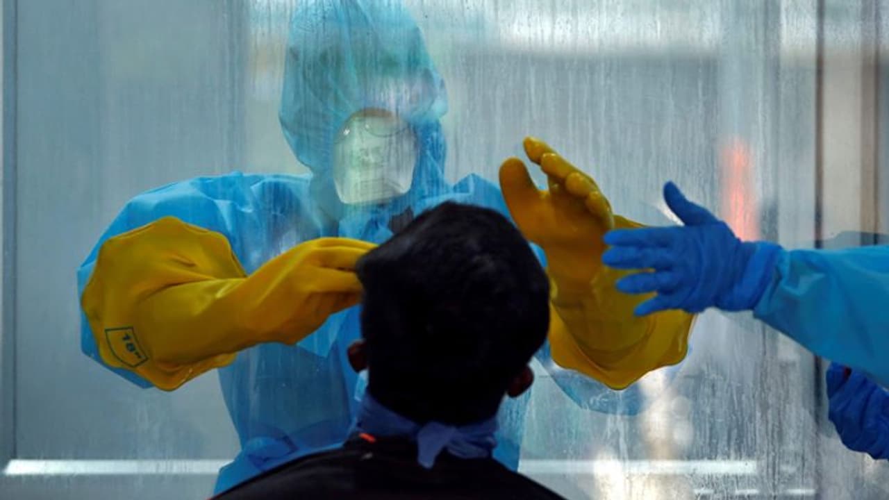 నిజామాబాద్లో ప్రభుత్వాసుపత్రిలో కలకలం: ఒకే రోజు కరోనాతో నలుగురు మృతి నిజామాబాద్లో ప్రభుత్వాసుపత్రిలో కలకలం: ఒకే రోజు కరోనాతో నలుగురు మృతి