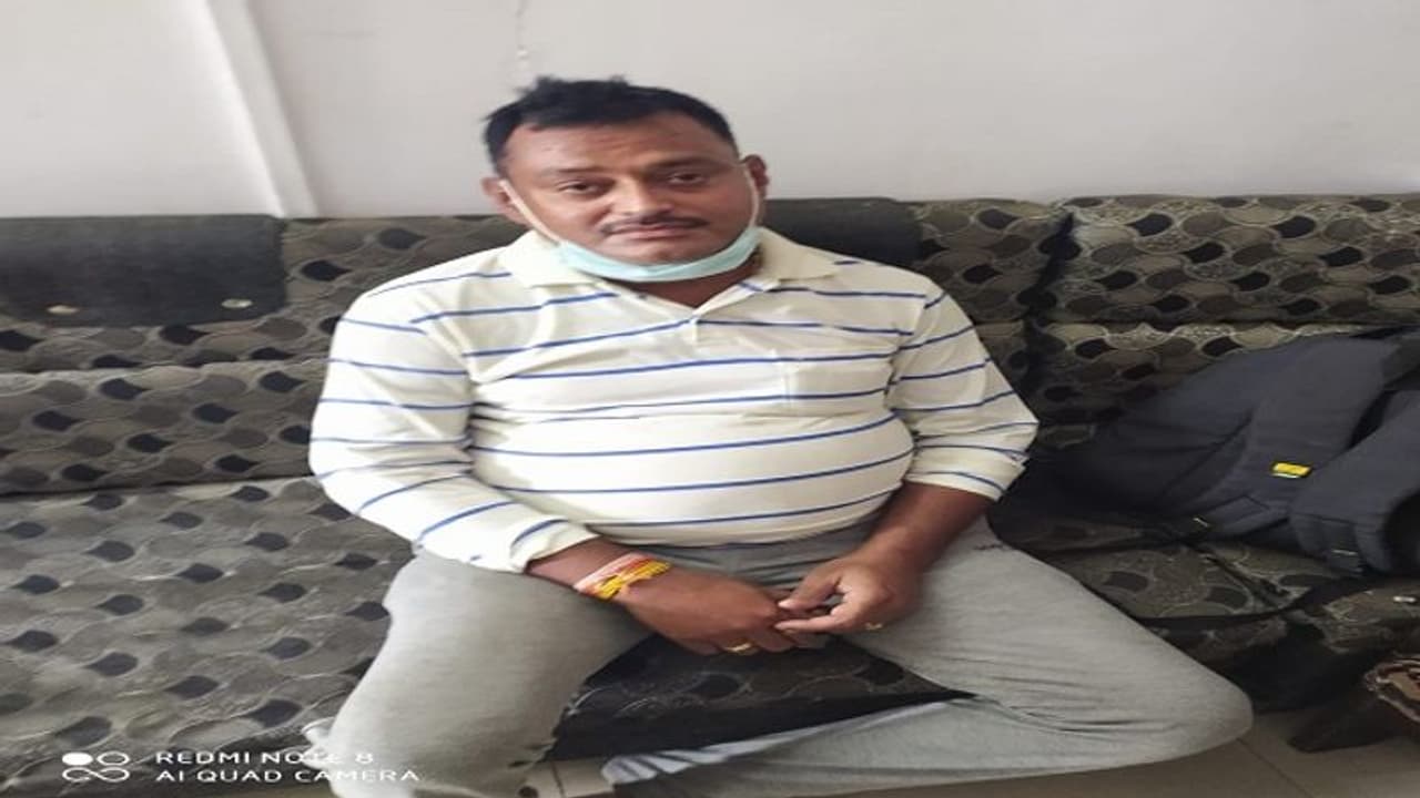 కాన్పూర్ ఎన్ కౌంటర్: మోస్ట్ వాంటెడ్ గ్యాంగస్టర్ వికాస్ దూబే అరెస్టు కాన్పూర్ ఎన్ కౌంటర్: మోస్ట్ వాంటెడ్ గ్యాంగస్టర్ వికాస్ దూబే అరెస్టు