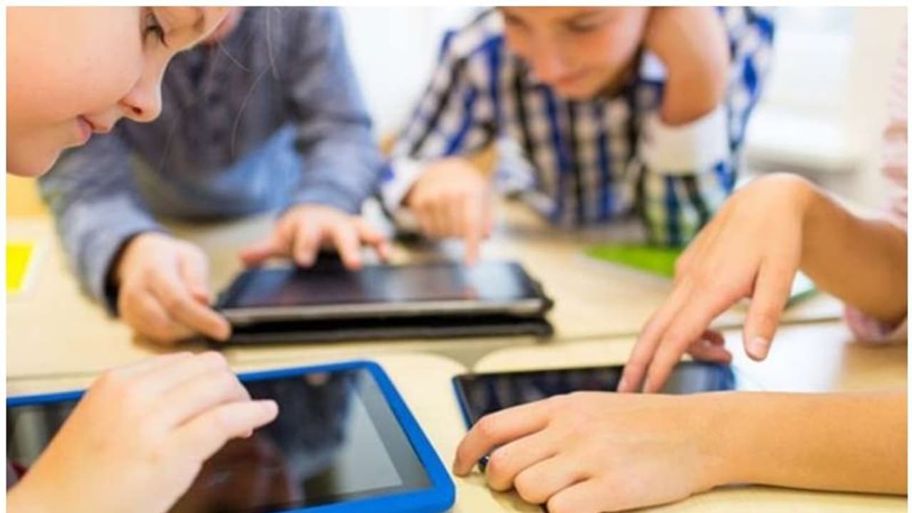 ഭിന്നശേഷി കുട്ടികൾക്കായി 'തേൻകൂട്'; പഠന പിന്തുണ ഉറപ്പാക്കുന്ന പുതിയ സാങ്കേതിക വിദ്യ ഭിന്നശേഷി കുട്ടികൾക്കായി 'തേൻകൂട്'; പഠന പിന്തുണ ഉറപ്പാക്കുന്ന പുതിയ സാങ്കേതിക വിദ്യ