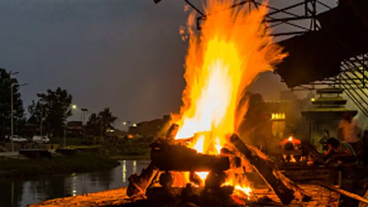 Coronavirus: Muslim woman cremated after AIIMS swaps dead bodies in Delhi Coronavirus: Muslim woman cremated after AIIMS swaps dead bodies in Delhi