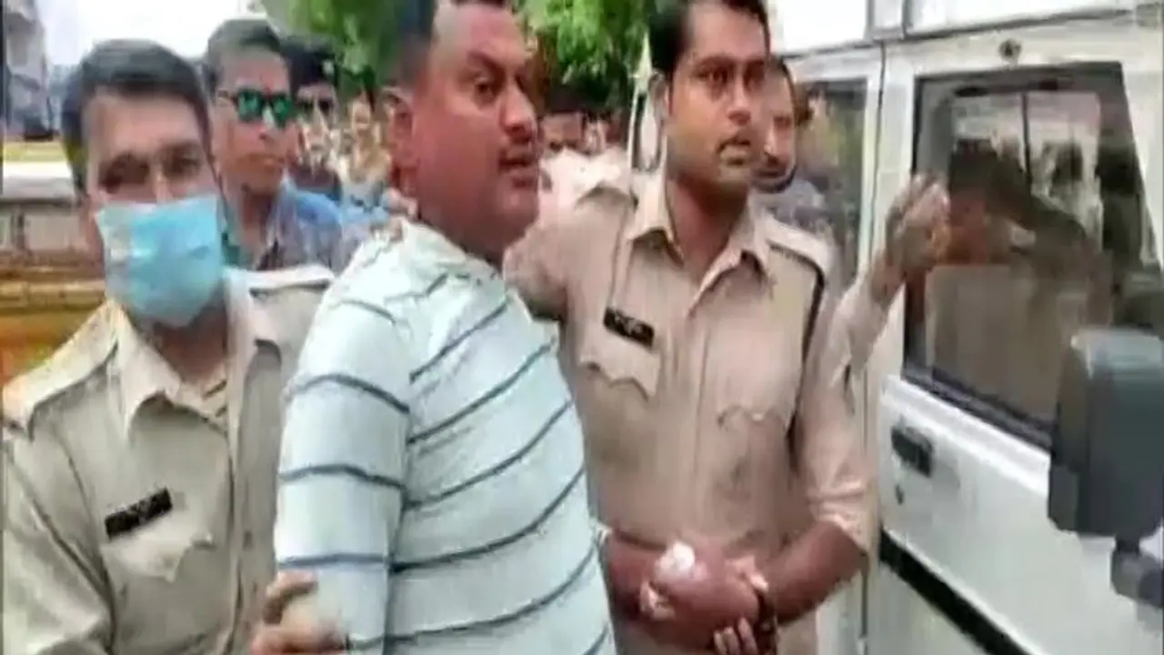 ‘Main Vikas Dubey hoon Kanpur wala’: UP gangster shouts after arrest; mother reacts ‘Main Vikas Dubey hoon Kanpur wala’: UP gangster shouts after arrest; mother reacts