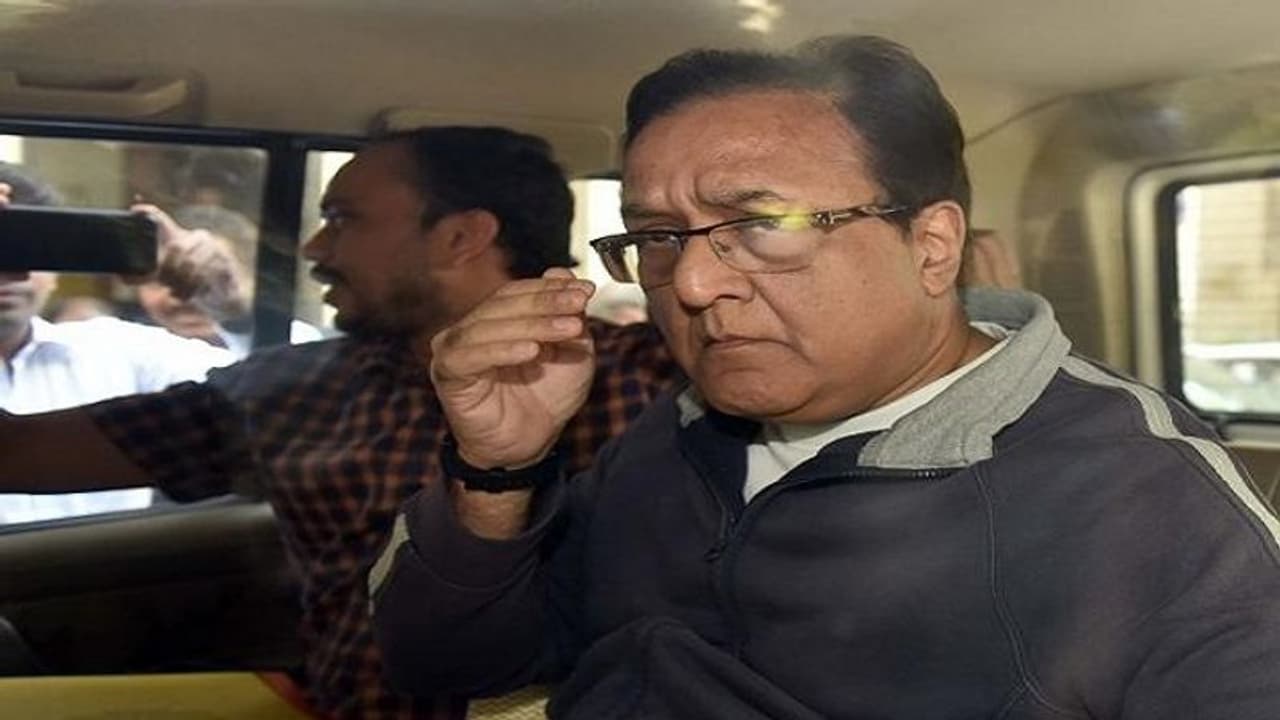 राणा कपूर का दावा प्रियंका गांधी से हुसैन की पेंटिंग खरीदने को मजबूर किया गया, इससे सोनिया का इलाज हुआ राणा कपूर का दावा प्रियंका गांधी से हुसैन की पेंटिंग खरीदने को मजबूर किया गया, इससे सोनिया का इलाज हुआ