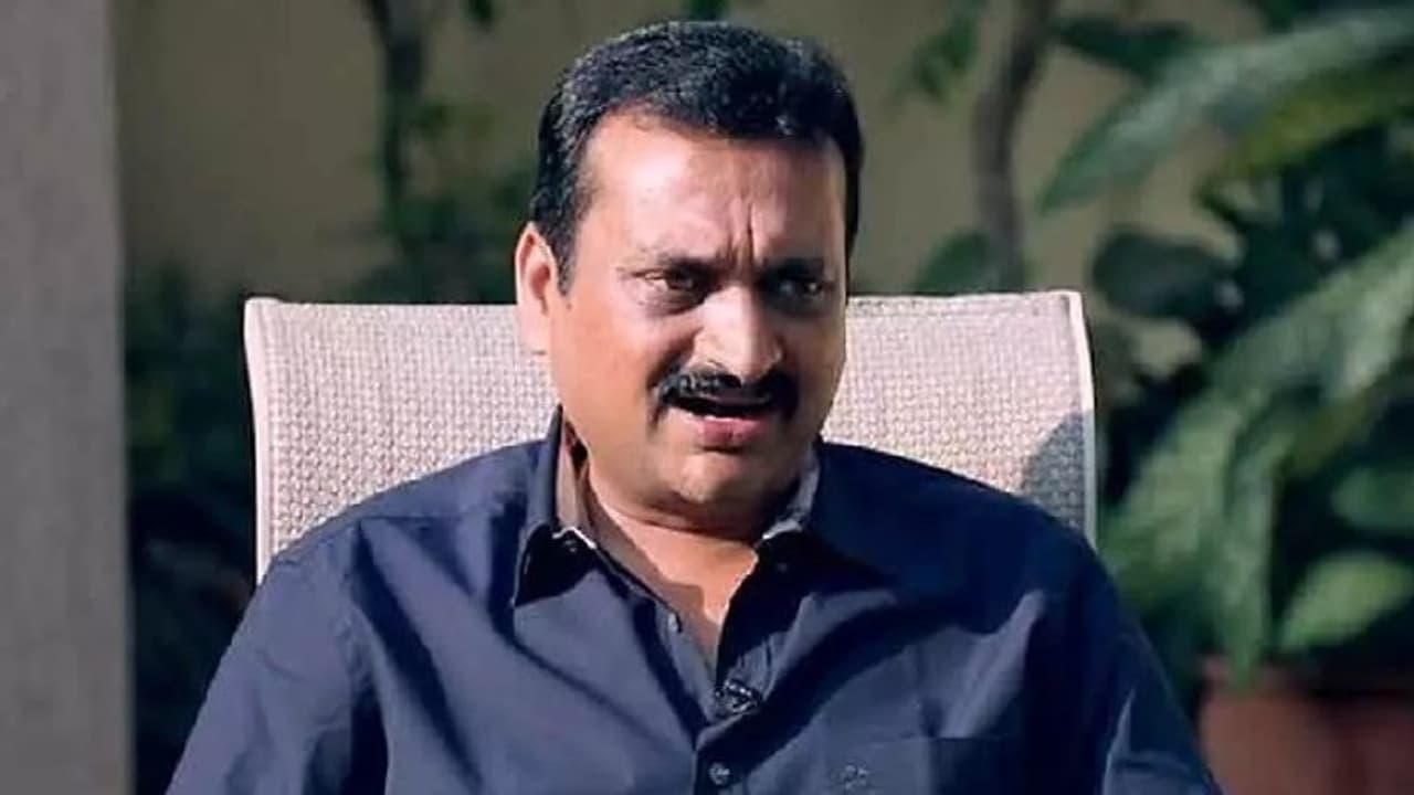 జిహెచ్ఎంసీ ఎన్నికలు: కల్వకుంట్ల కవితకు బండ్ల గణేష్ కౌంటర్ జిహెచ్ఎంసీ ఎన్నికలు: కల్వకుంట్ల కవితకు బండ్ల గణేష్ కౌంటర్