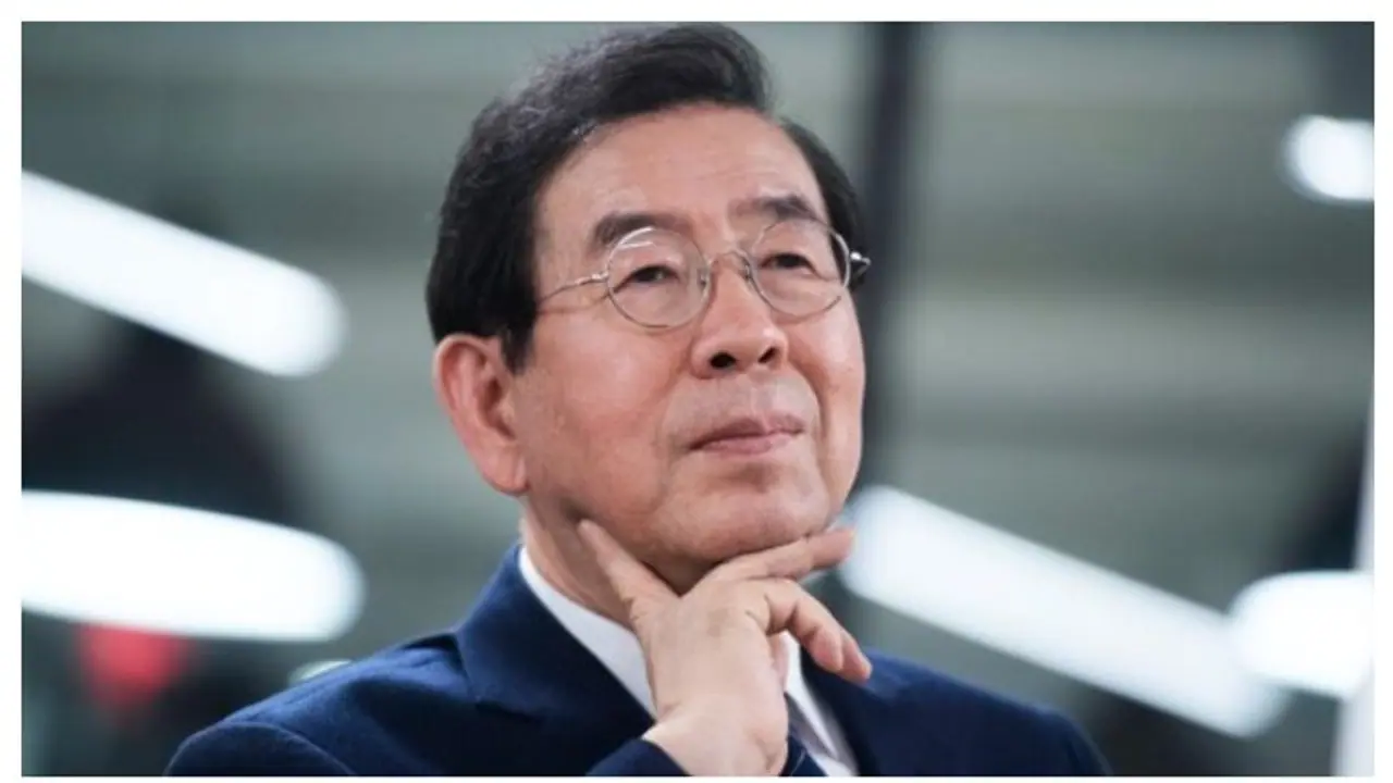 ব্যক্তিগত সচিব তুলেছিলেন যৌন হয়রানির অভিযোগ, নিখোঁজ হওয়ার ৭ ঘণ্টা পর উদ্ধার মেয়রের দেহ ব্যক্তিগত সচিব তুলেছিলেন যৌন হয়রানির অভিযোগ, নিখোঁজ হওয়ার ৭ ঘণ্টা পর উদ্ধার মেয়রের দেহ