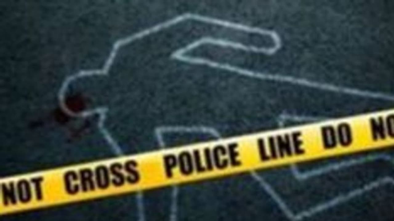 স্ত্রীর দ্বিতীয় বিয়ের প্রতিবাদের 'মাশুল', শ্বশুরবাড়িতে গিয়ে রহস্যমৃত্যু যুবকের স্ত্রীর দ্বিতীয় বিয়ের প্রতিবাদের 'মাশুল', শ্বশুরবাড়িতে গিয়ে রহস্যমৃত্যু যুবকের