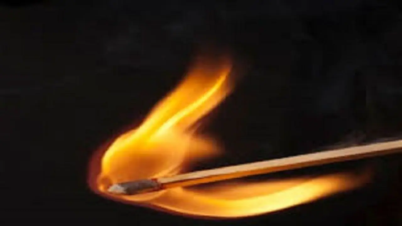 2 women attempt self immolation outside UP chief minister’s office in Lucknow