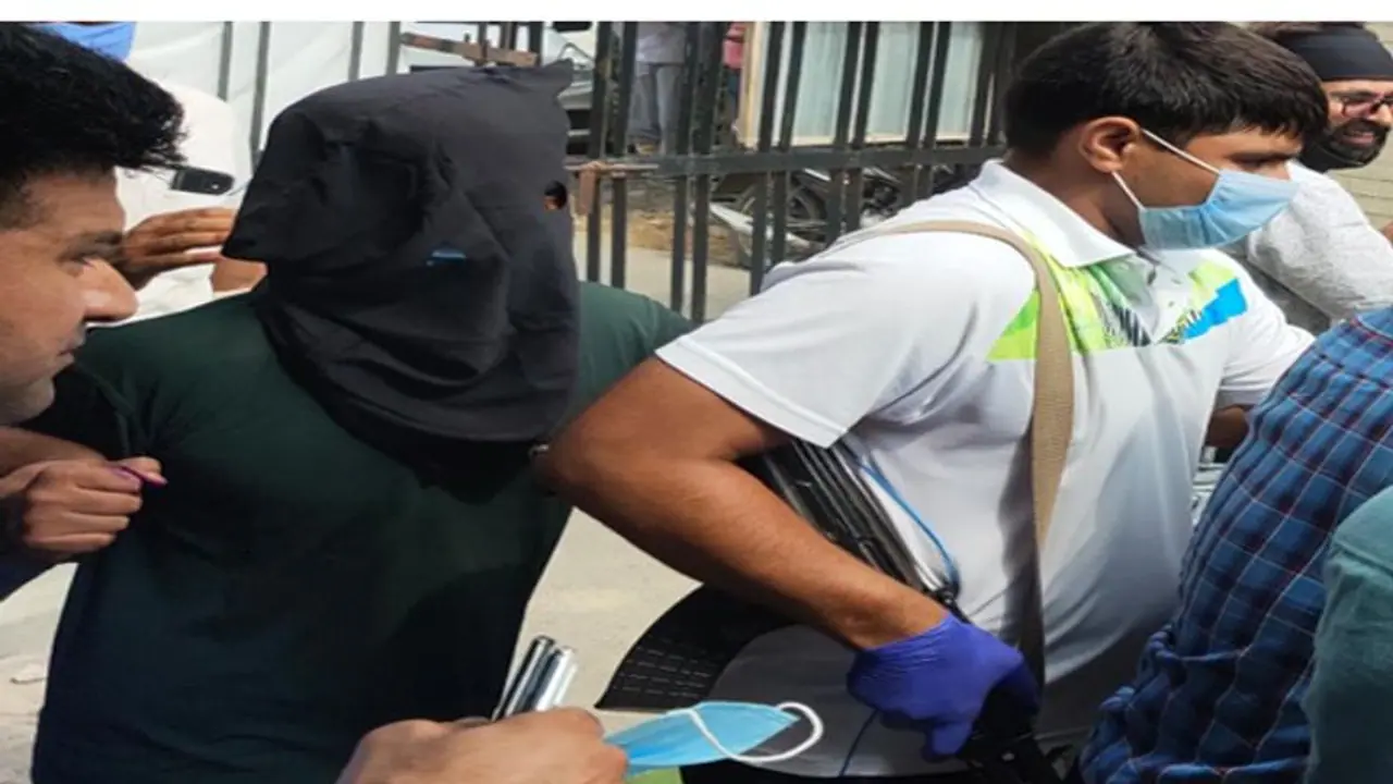 নৃশংস হত্যাকাণ্ড ট্য়াংরায়, ভাড়াটেকে কুপিয়ে খুন করল বাড়িওয়ালা নৃশংস হত্যাকাণ্ড ট্য়াংরায়, ভাড়াটেকে কুপিয়ে খুন করল বাড়িওয়ালা