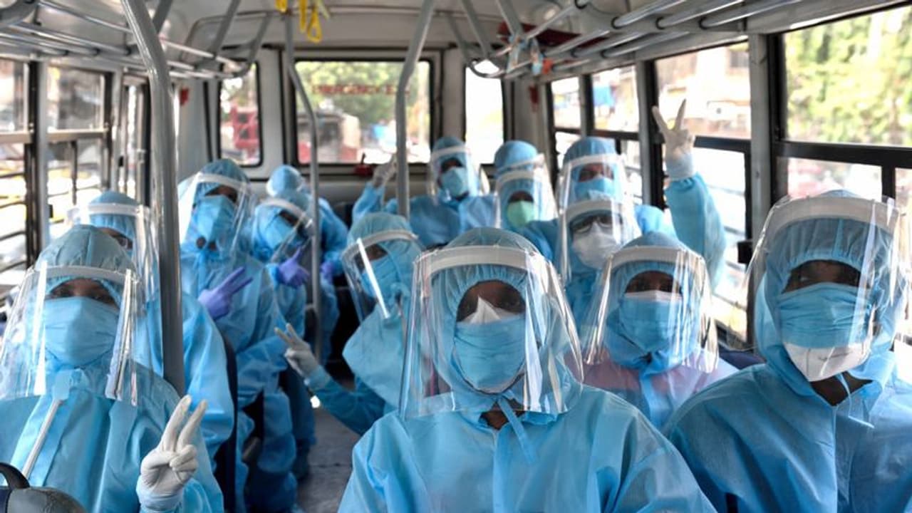 गुजरात में कोरोना वायरस के 872 नए मामलों के बाद संक्रमितों की संख्या पहुंची 41 हजार पार