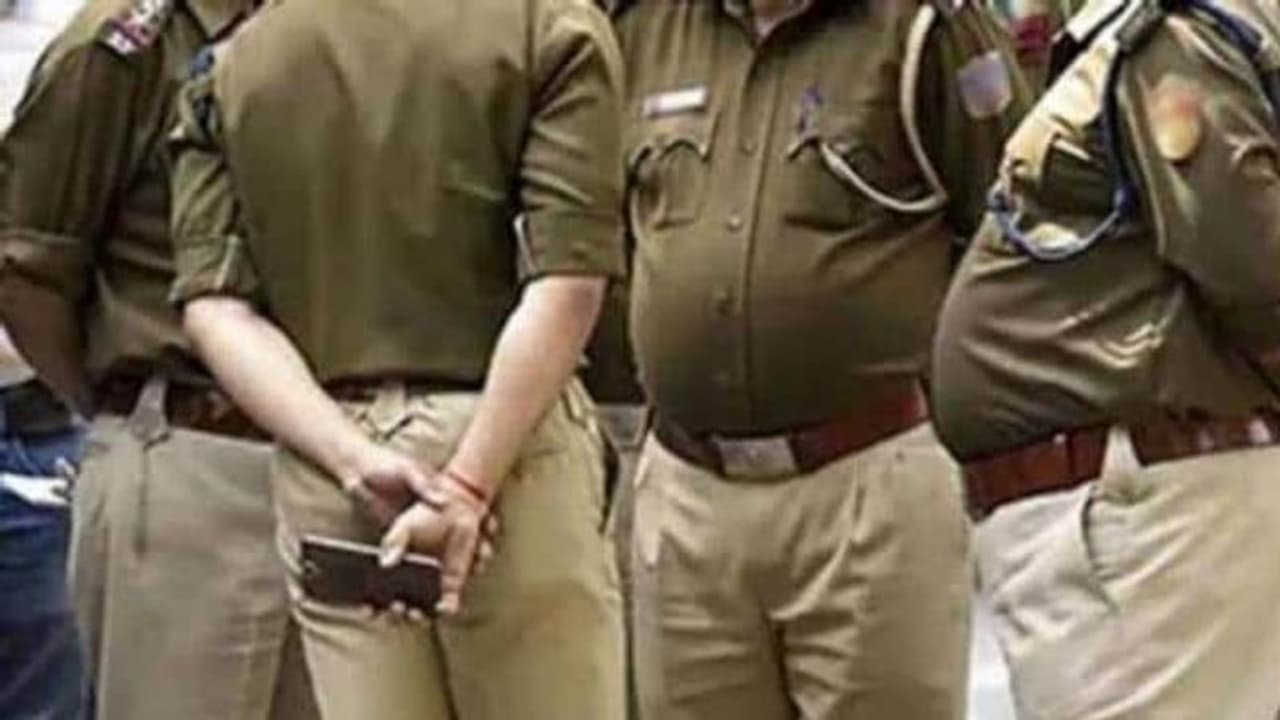 UP पुलिस भर्ती परीक्षा देने से छूटे कैंडिडेट्स को एक और मौका, इस दिन दोबारा होगी परीक्षा UP पुलिस भर्ती परीक्षा देने से छूटे कैंडिडेट्स को एक और मौका, इस दिन दोबारा होगी परीक्षा