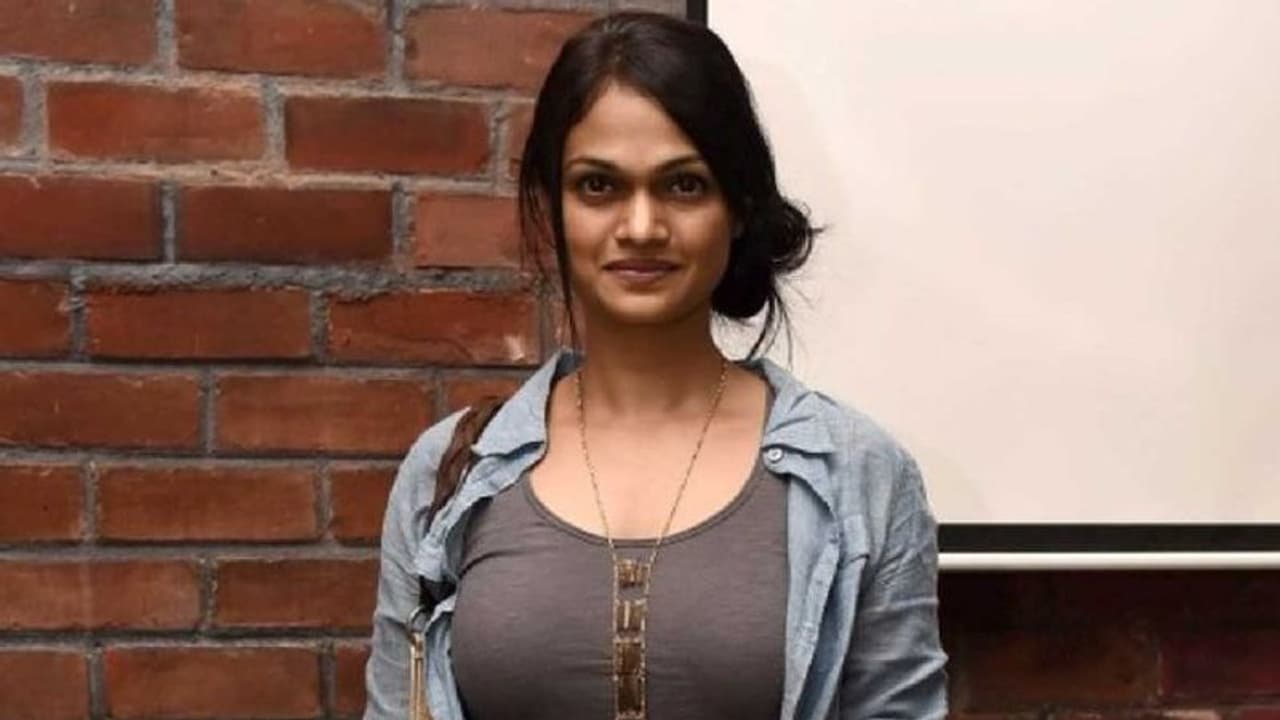 சாத்தான்குளம் விவகாரத்தில் சுசித்ராவை குறிவைத்து சிபிஐ வெளியிட்ட அறிக்கை! பதறியபடி செய்த முதல் வேலை! சாத்தான்குளம் விவகாரத்தில் சுசித்ராவை குறிவைத்து சிபிஐ வெளியிட்ட அறிக்கை! பதறியபடி செய்த முதல் வேலை!